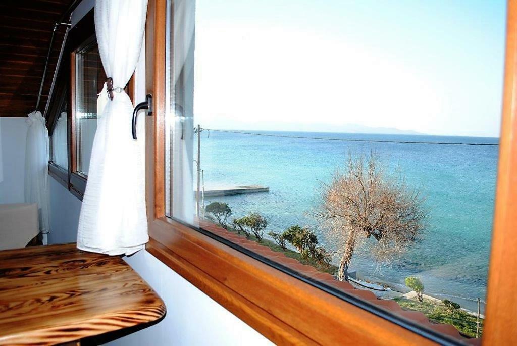 Golden Attic Apartment Nea Roda Exterior foto