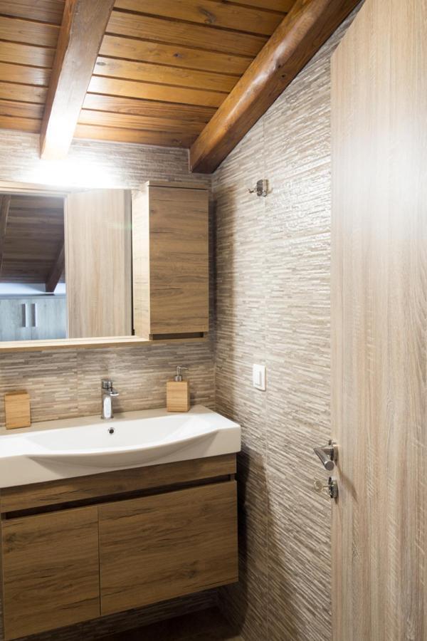 Golden Attic Apartment Nea Roda Exterior foto