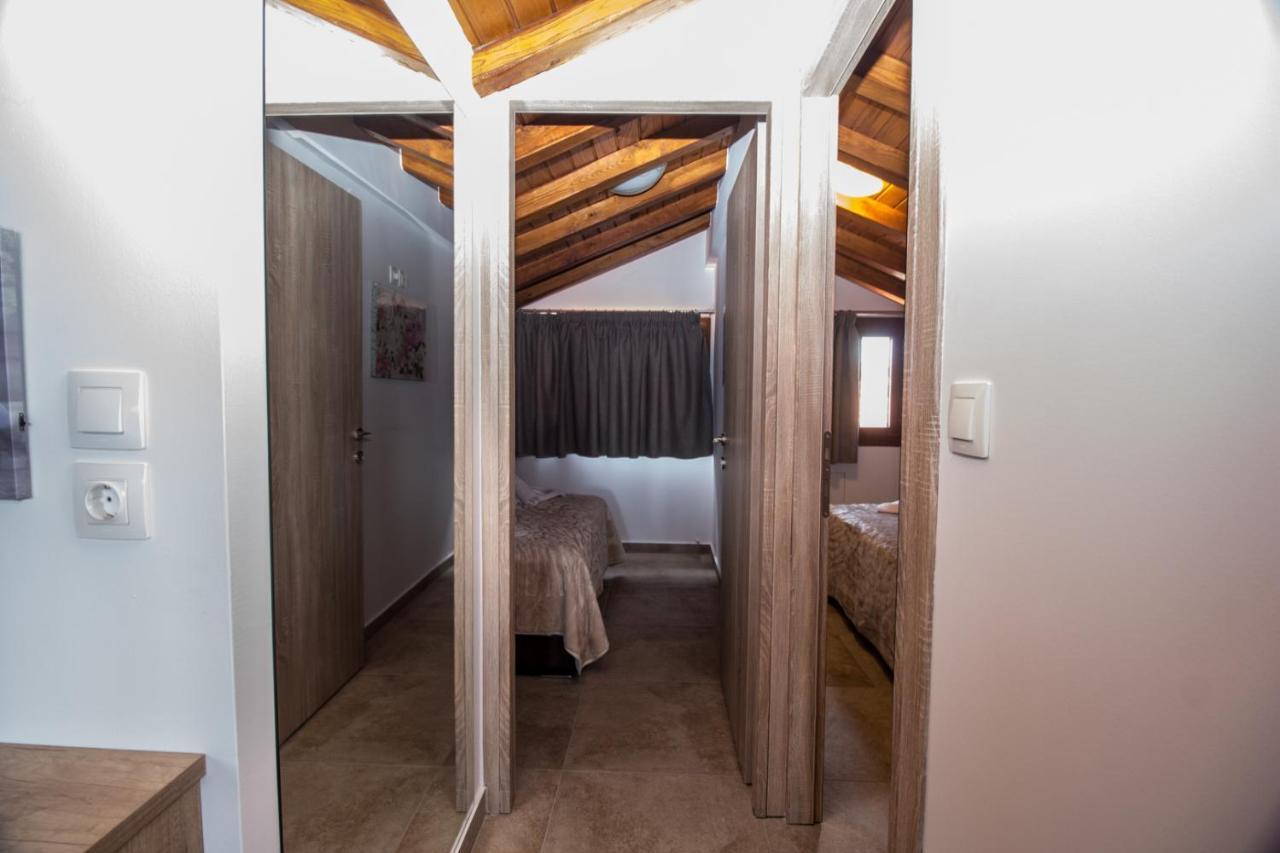 Golden Attic Apartment Nea Roda Exterior foto
